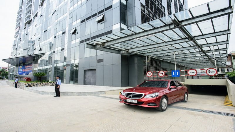 Lối xuống hầm gửi xe tại dự án Lối xuống hầm gửi xe tại dự án