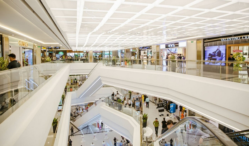Trung tâm thương mại và mua sắm hiện đại, thời thượng