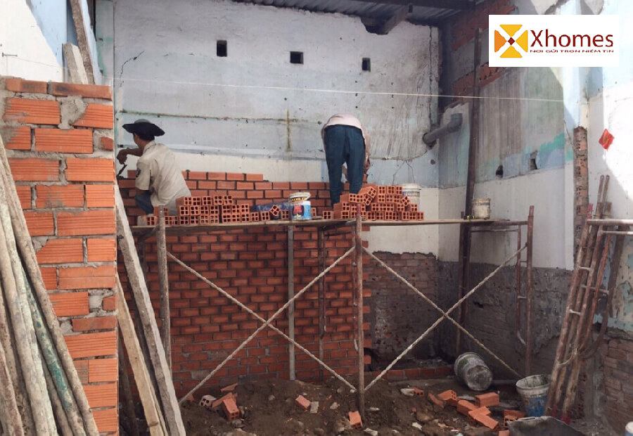 Nhà ở khu đất nền cuối ngõ luôn luôn gặp khó khăn trong công cuộc cơi nới
